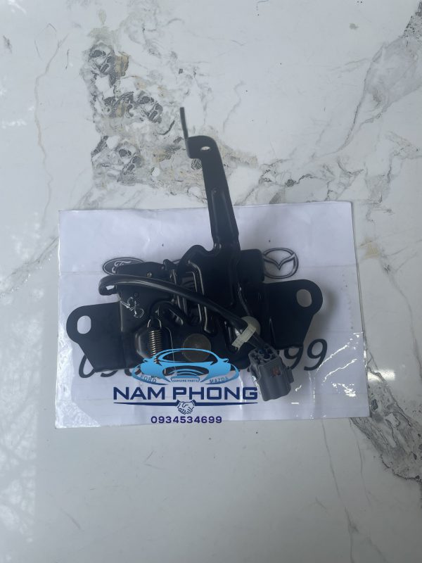 Ổ khoá ngậm Capo Mazda CX5 18-20 có cảm biến - KD5356620A