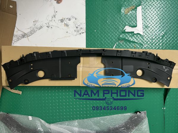 Nắp khóa capo CX5 - Ốp trên giàn nóng két nước Mazda CX5 2018 - 2021 - KB8A50717D