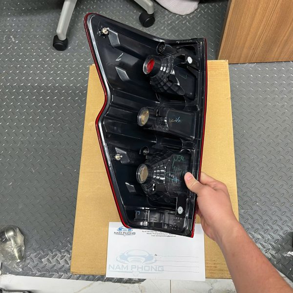 Đèn hâu RH Isuzu Dmax 2020 - 2021 - 8974882830