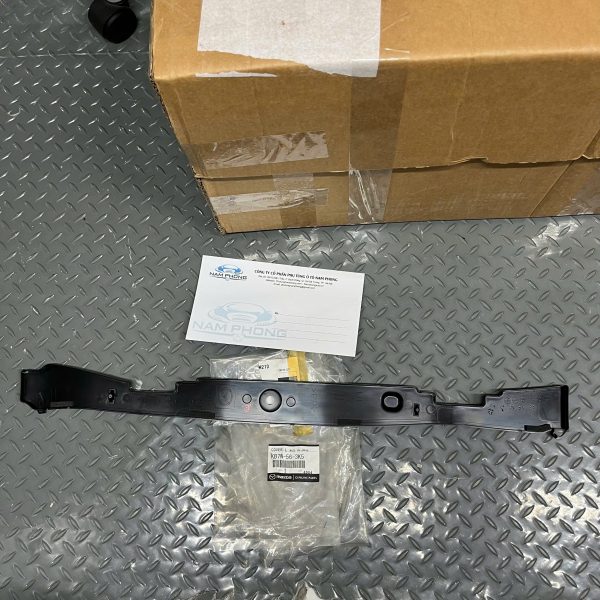 Nẹp giữa tai xe và cánh cửa Mazda CX5 2018 - 2022 - KB7W563K5