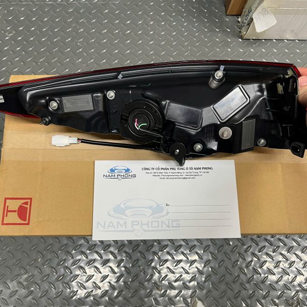 Đèn hậu miếng ngoài RH Mazda 3 2019 - 2022 ( Led Ngắn ) - B0J851150A