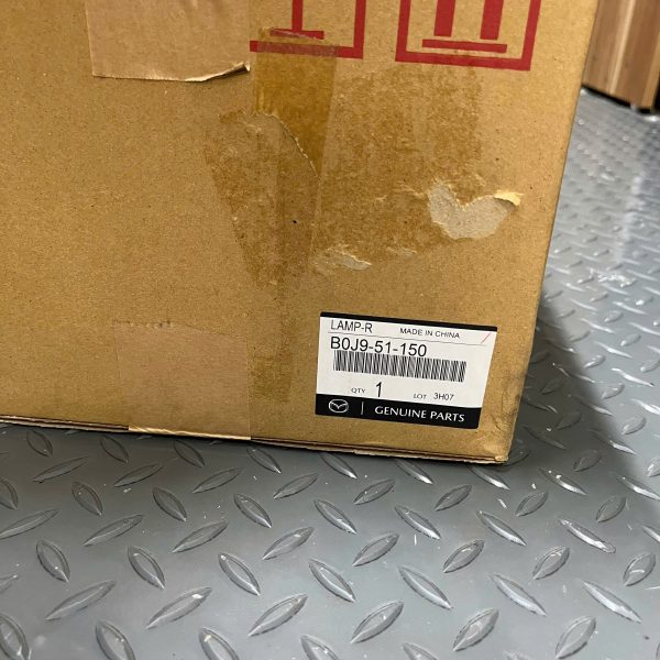 Đèn hậu miếng ngoài RH Mazda 3 2019 - 2021 ( led dài ) - B0J951150